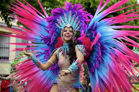  Xuxa Dancing Carnival: A Samba Fiesta of Epic Proportions