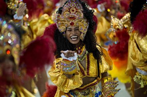  Xuxa Dancing Carnival: A Samba Fiesta of Epic Proportions